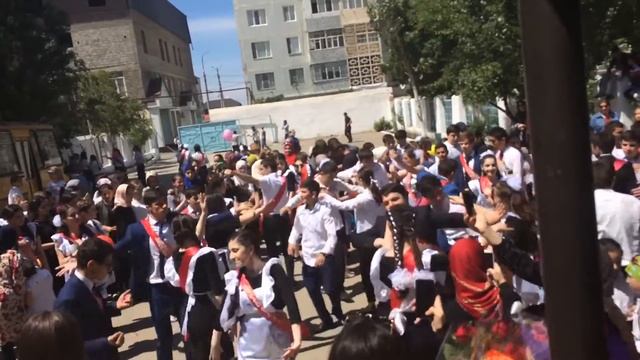 Выпускной в Махачкале смотреть онлайн