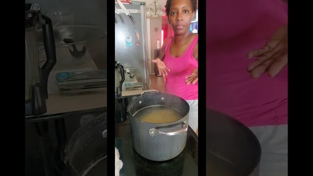 Lemon Vinaigrette over Tomato & Olive Pasta смотреть онлайн