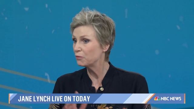 Jane Lynch On Hosting ‘Weakest Link,’ Starring In ‘Funny Girl’ On Broadway смотреть онлайн