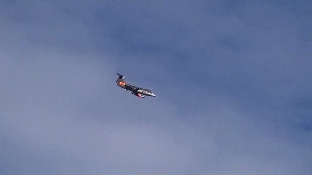 HUGE RC TURBINE JET STARFIGHTER F-104 FLIGHTDAY 2017 HAUSEN смотреть онлайн