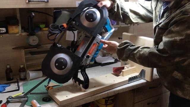 Компактная ленточная пила по металлу для мастерской. смотреть онлайн