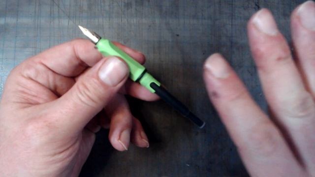 Battle of the Pens: Pilot Kakuno VS Lamy Safari смотреть онлайн