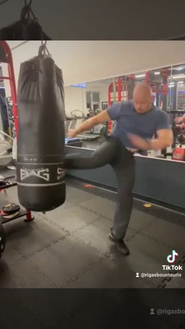 heavybag after weight lifting смотреть онлайн