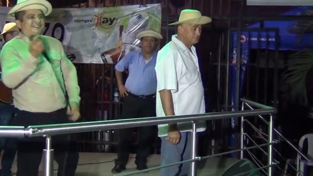 GUAJIRO CUBANO- SALOMON- BEBITO LILY ARMANDO- EN EL CUTARRAZO MAÑANITAS -POR LA FAMA смотреть онлайн