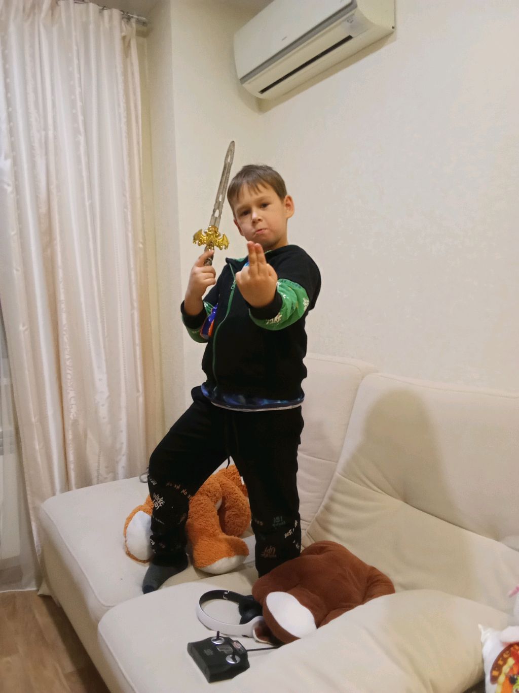 мы случайно попали в бэкрумы 2 ая ч смотреть онлайн