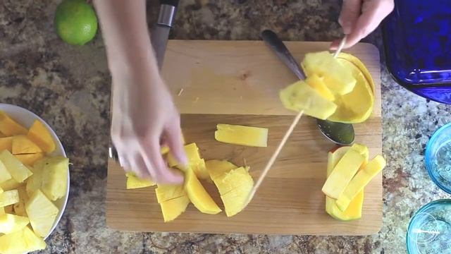 Tropical Fruit Skewer with White Chocolate and Lime Zest смотреть онлайн