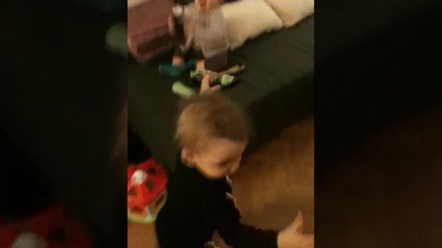 PART 4 Araignée vs Liam & Lune смотреть онлайн