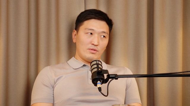 Как построить сообщество вокруг спортивного бренда? Talk с Жасуланом Асанулы смотреть онлайн