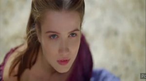 Он-дракон - клип «За окном девочка в бежевом платьице»