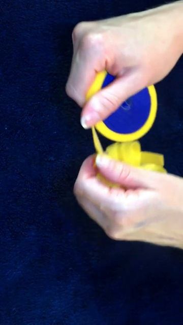 #shorts Velcro Sounds Adding Yellow Velcro Strap to the Wheel of Colors смотреть онлайн