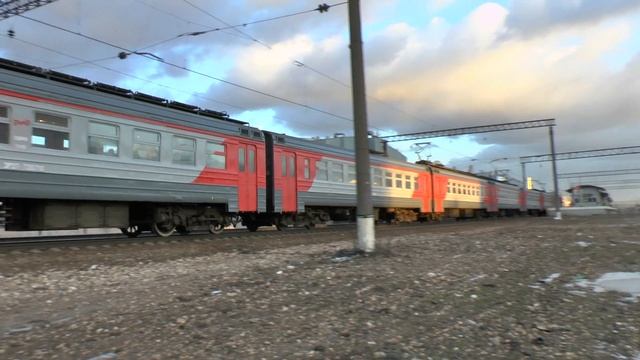 Электропоезд ЭР2т-7207 смотреть онлайн