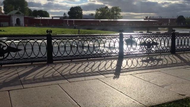 Обливают продавца хот догов смотреть онлайн