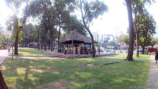 Барабанщики в парке Хошимина смотреть онлайн
