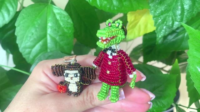 Чебурашка и крокодил Гена из бисера/ поделки из бисера / ссылка на мастер-классы под видео / смотреть онлайн