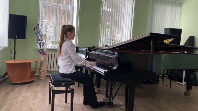 И.С. Бах (Д.Кабалевского) Маленькая органная прелюдия и фуга фа мажор,
Я. Сибелиус - Этюд ля минор