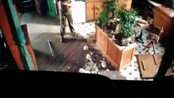 Знакомство Гены с Чебурашкой