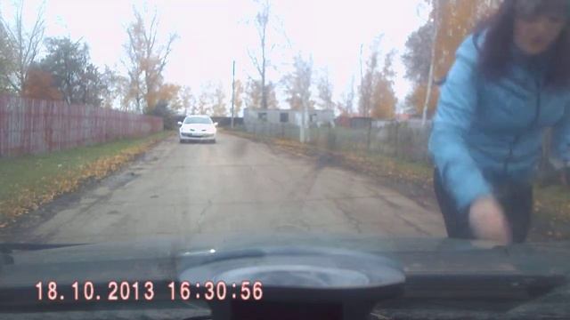 Машина VS Быка смотреть онлайн
