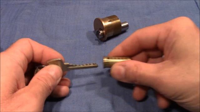 (picking 209) Two SARGENT stock locks picked, gutted and compared (hard training required for one) смотреть онлайн