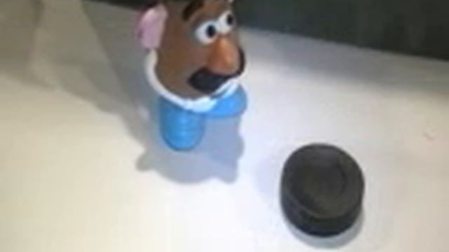What are you looking at you hockey puck? смотреть онлайн
