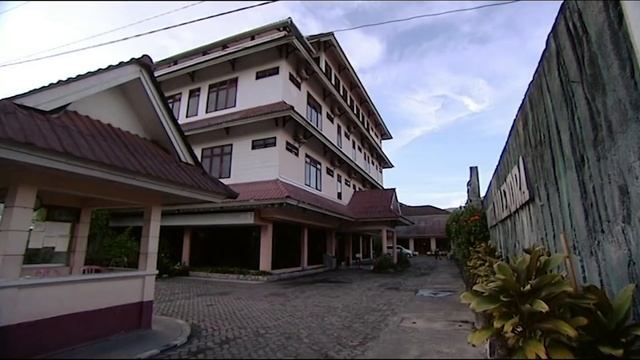 Surviving 90 Degrees Tuna Factories | Blood, Sweat And Takeaways S1 Ep 4 смотреть онлайн