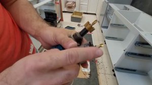 Столешница HPL COMPACT. Сверление отверстия под смеситель и дозатор для мыла