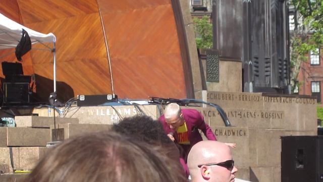 Neon Trees Love in the 21st Century Earthfest 2014 Boston смотреть онлайн