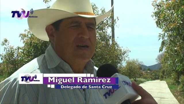 Entrega Sara Mora camino con concreto hidráulico en Santa Cruz смотреть онлайн