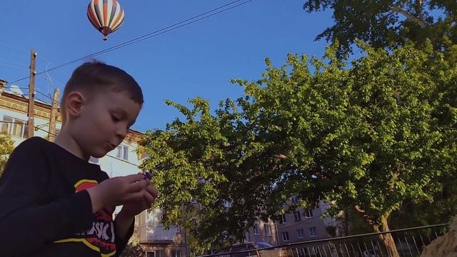 Распаковываем гигантский чупа-чупс смотреть онлайн