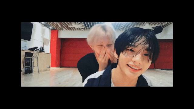 BlogGIF_67b5db830caf4 смотреть онлайн