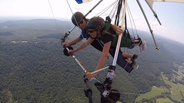 Vanessa's Hang Gliding Flight! смотреть онлайн