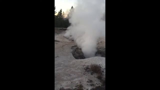 Yellowstone National Park 9.28.15 смотреть онлайн