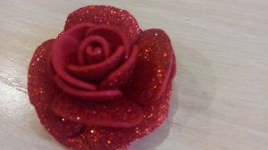 Как собрать красивую розу из фоамирана за 7 минут