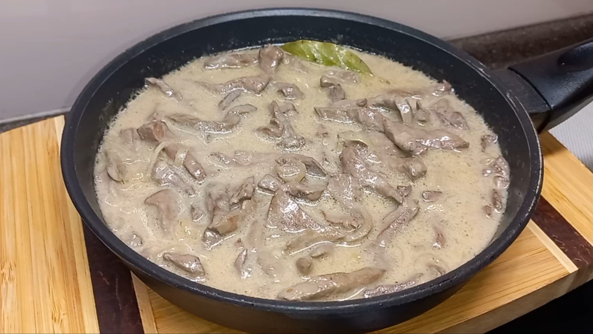 ПЕЧЕНЬ Как правильно и вкусно приготовить печень Сочная и нежная говяжья печень смотреть онлайн