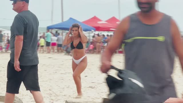 Тихий уголок Бразилии: прогулка вдоль океанского побережья смотреть онлайн