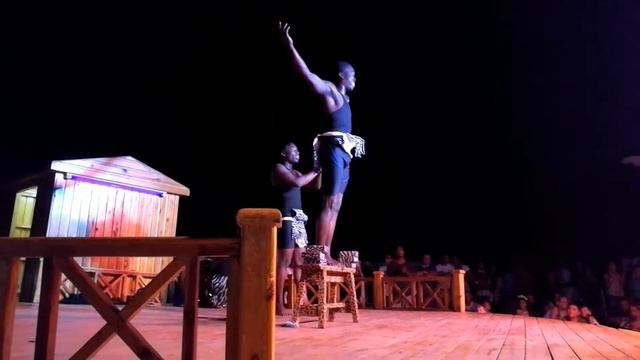 Albatros Beach Resort /African acrobatic dance/Hurghada/Egypt/09.08.2017/ смотреть онлайн