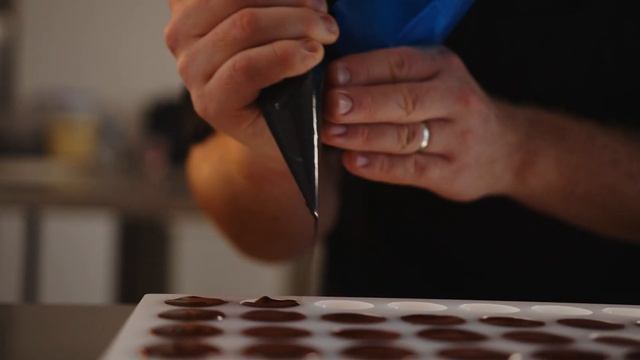 Cocoa Ooze Chocolates - Loch Lomond 12 Year Old смотреть онлайн