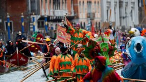 ЛЕГЕНДАРНЫЙ  КАРНАВАЛ В ВЕНЕЦИИ 2025  ПАРАД НА ГРАНД КАНАЛЕ