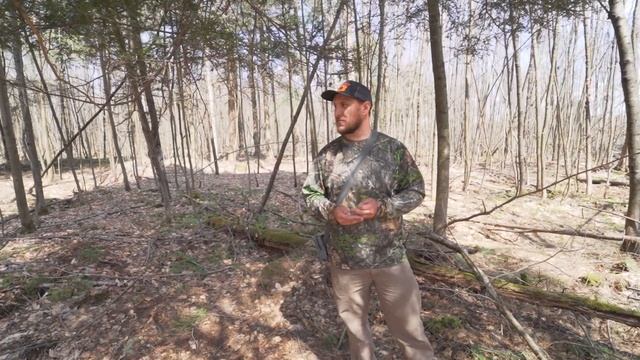 Hunting And Running Cameras on Specific Buck Beds in The Big Woods смотреть онлайн