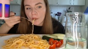 Мукбанг паста карбонара, свежие овощи #мукбанг #пастакарбонара #асмр