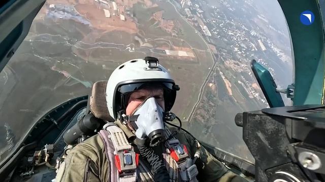 Демонстрационный полет Су-57 на АэроИндия-2025 смотреть онлайн