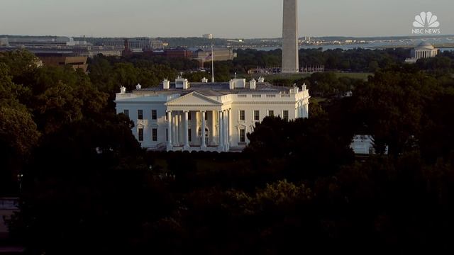 Watch Live: Donald Trump Hosts White House Historical Association Dinner | NBC News смотреть онлайн