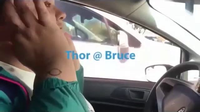 Thor Ragnarok told through Vines смотреть онлайн