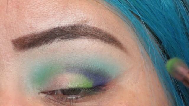 25L LIVE IN COLOR ARTISTRY PALETTE BY MORPHE | COLORFUL LOOK смотреть онлайн