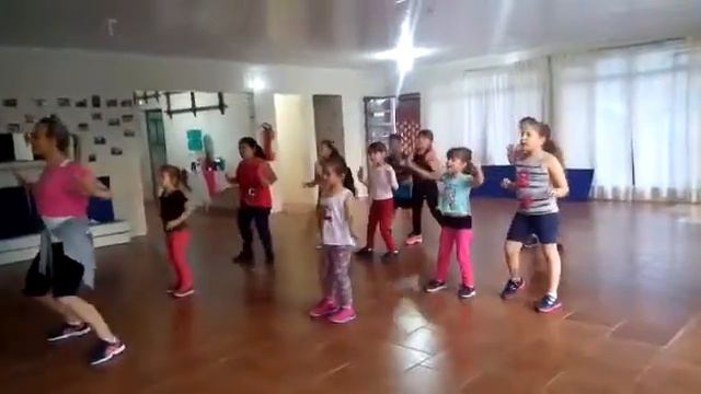 Zumba kids Gigi смотреть онлайн