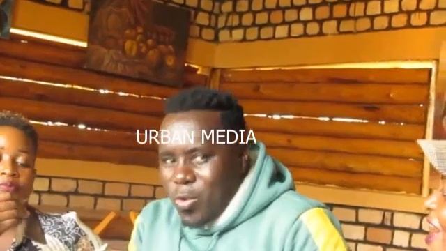 Ojukira Radio Equator Masaka,Mbaziira Tonny ne Suuna Ben bayina ekiboozi ne Dj Masiko смотреть онлайн