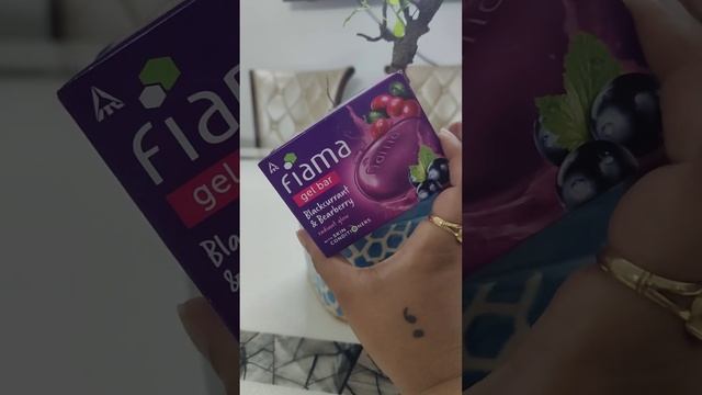 Fiama Gel Bar : Blackcurrant and Bearberry Honest Review | In Hindi смотреть онлайн