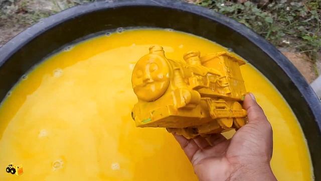 Membersihkan Mainan Mobil Offroad, Bajaj, Kereta Thomas, School Bus, Truk Molen, Mobil Ambulance смотреть онлайн