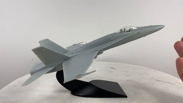 Revell Top Gun Maverick F-18 Hornet 1/72 Scale Snap-On смотреть онлайн