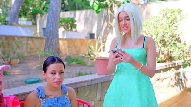 ДИАНА И ПОДРУЖКИ BUNNY БАНКРОТ!! ПРОЩАЙ КРАСИВАЯ ЖИЗНЬ - ИЗ ФИФ В ПРОСТУШЕК!! смотреть онлайн