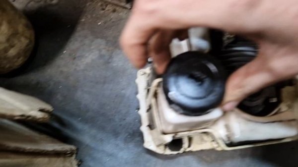 STIHL MS 180. Почему течет масло?